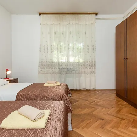 Cozy In With Kitchen Apartment *
