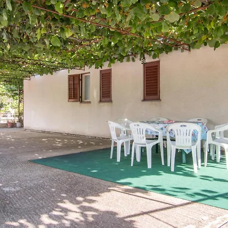 דירה Cozy In With Kitchen